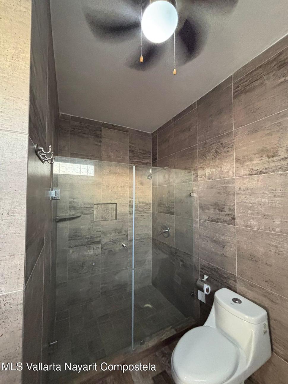 20251211173510877867000000 o