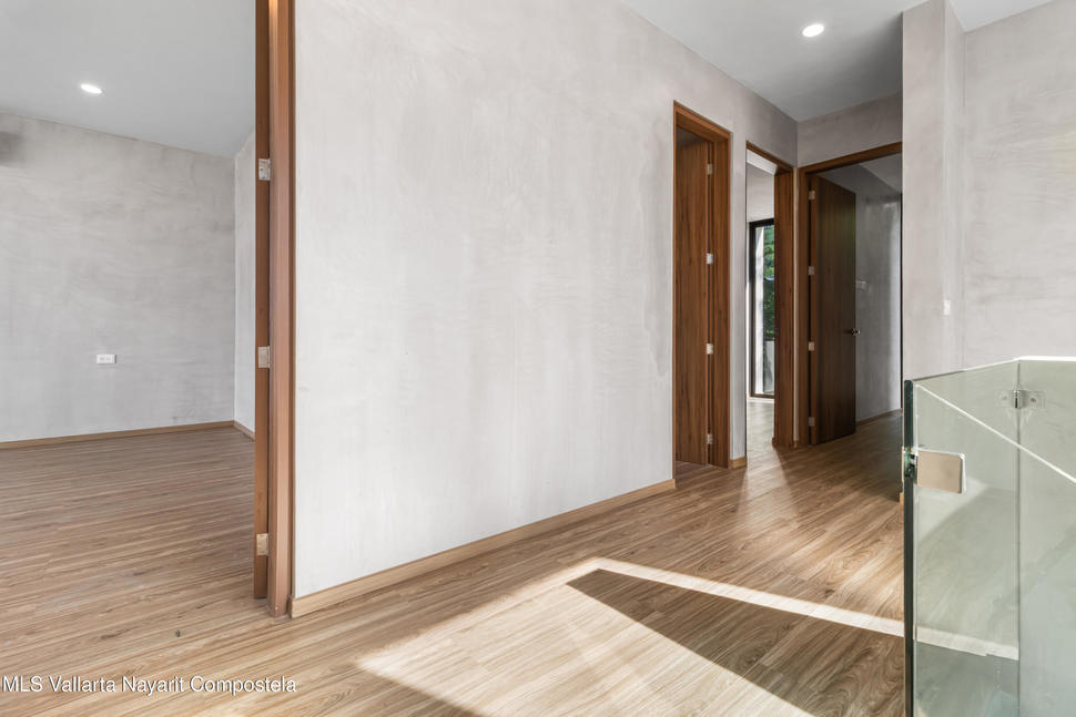 20251022221013343370000000 o