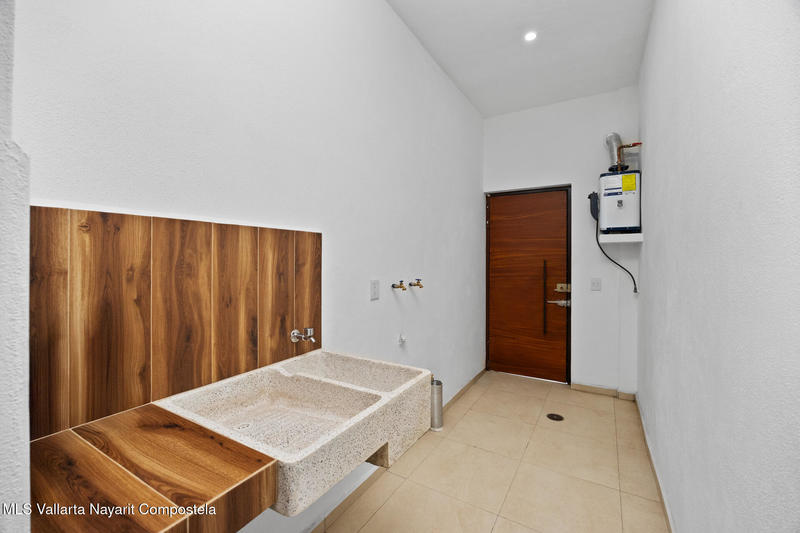 20250903222541149979000000 o