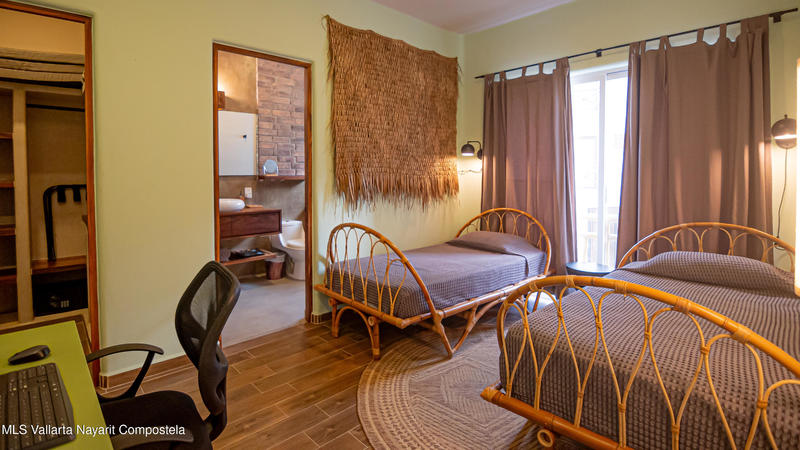 20250801183720387729000000 o