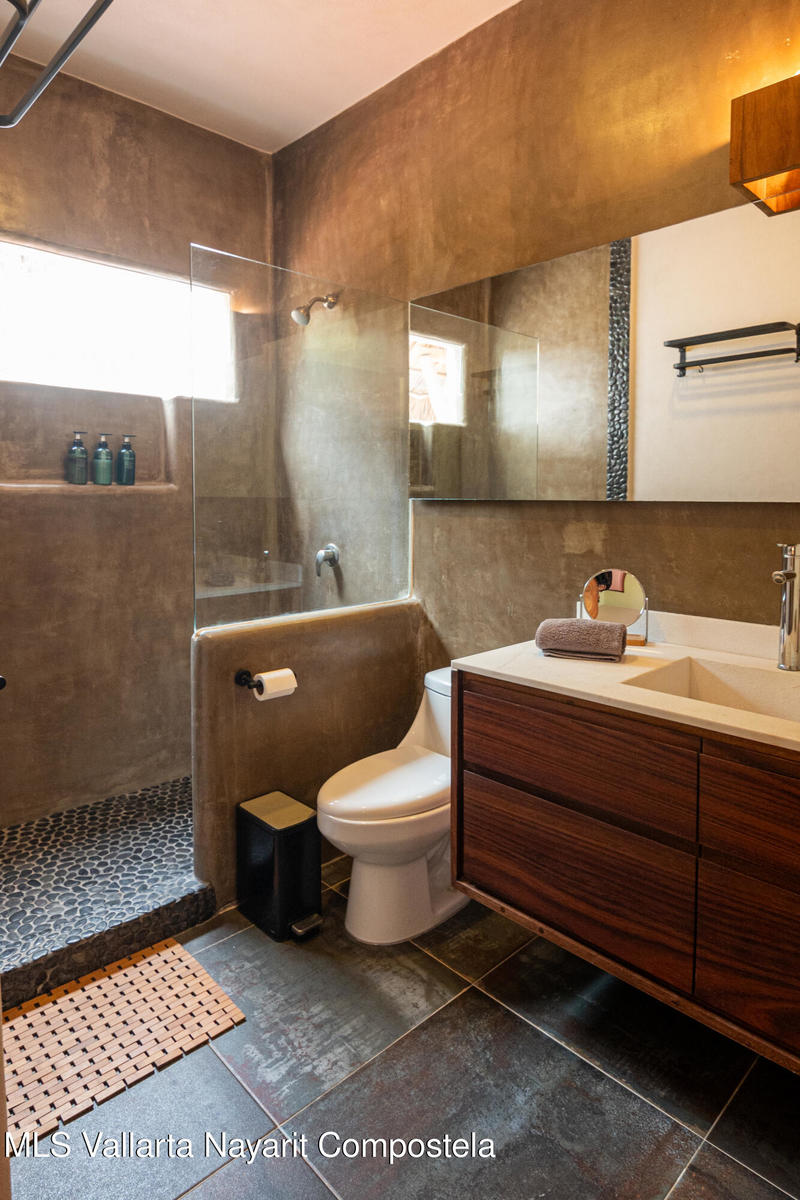 20250801183800684138000000 o