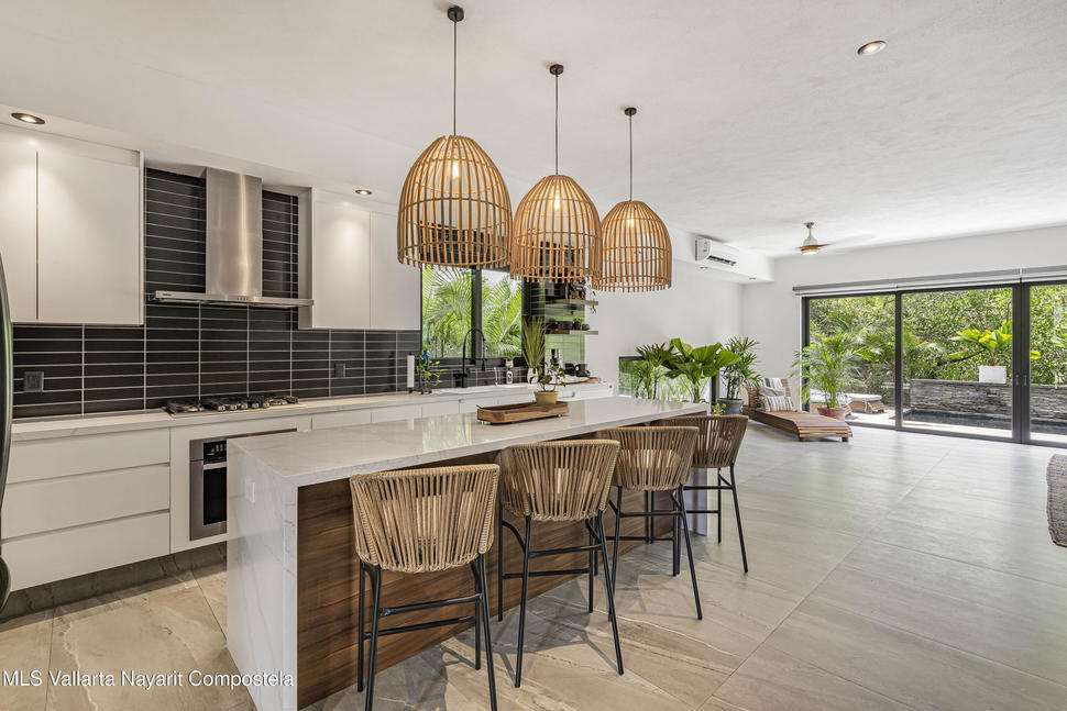 20251030214029331259000000 o