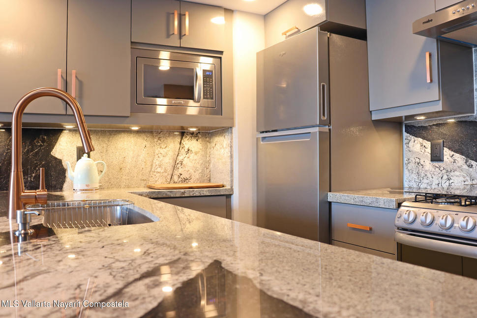 20251021215412798797000000 o