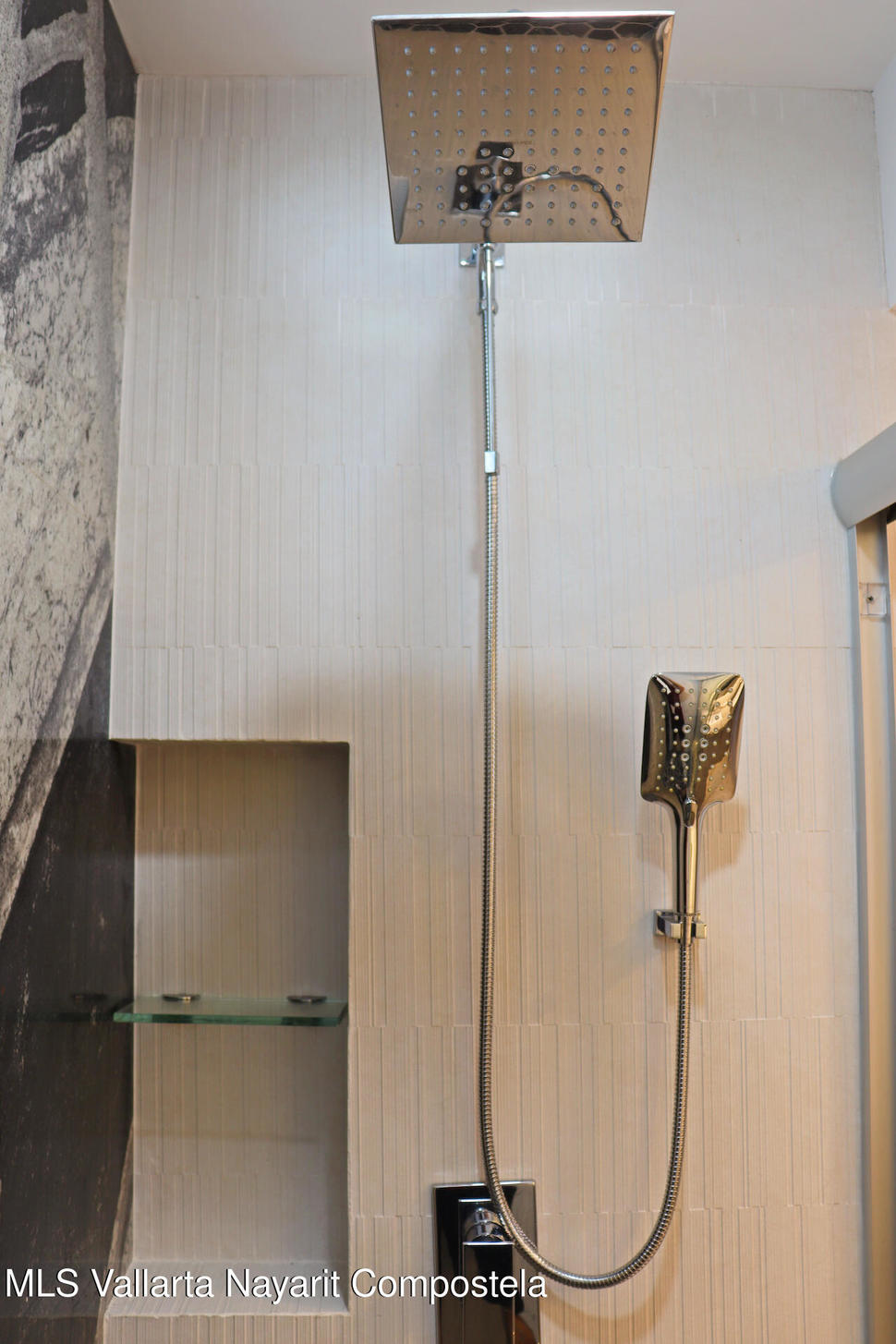 20251021215426021831000000 o