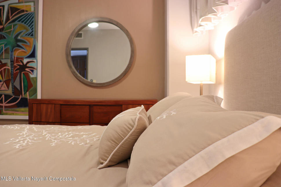 20251021215438810971000000 o