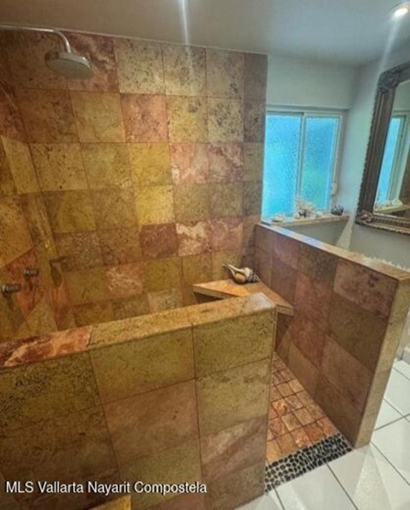 20251208232138143846000000 o