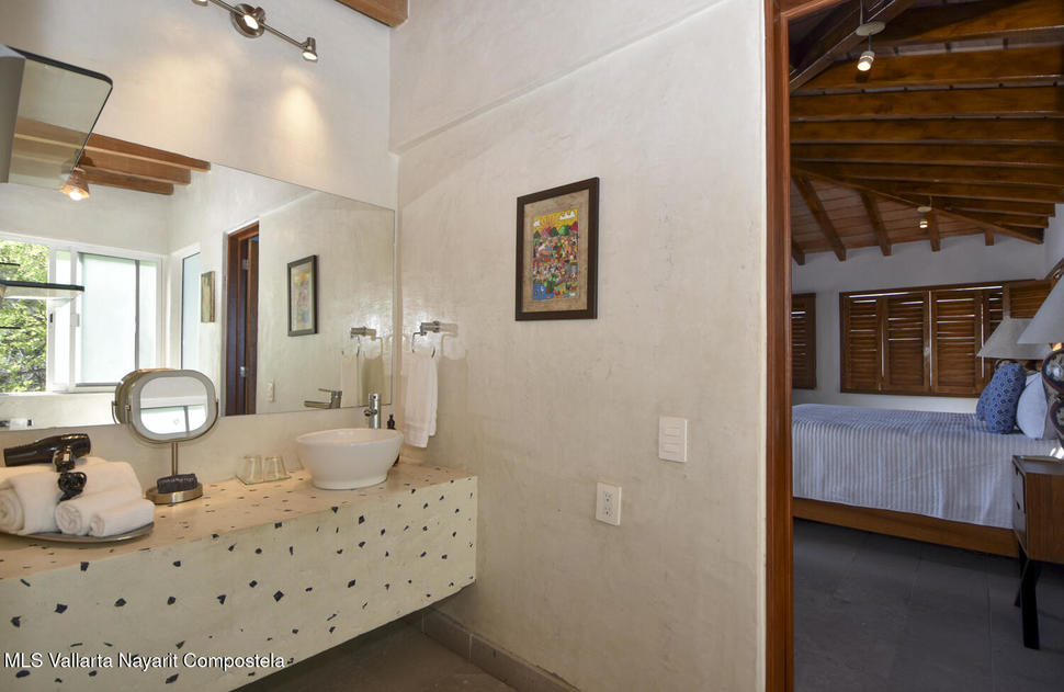 20251214152547797769000000 o