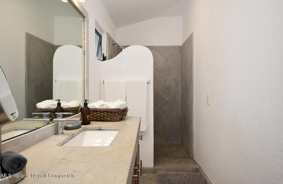 20251214152554624229000000 o