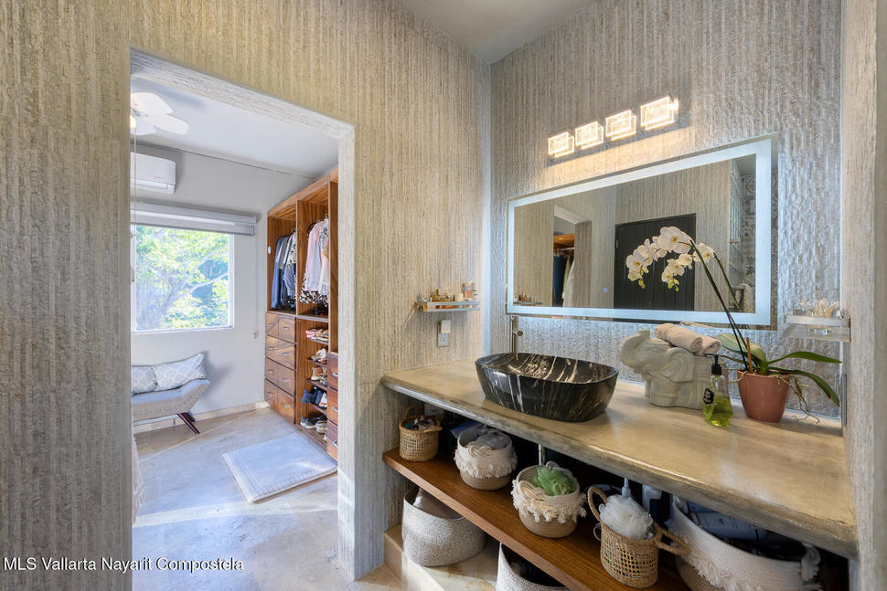 20260106223647197789000000 o