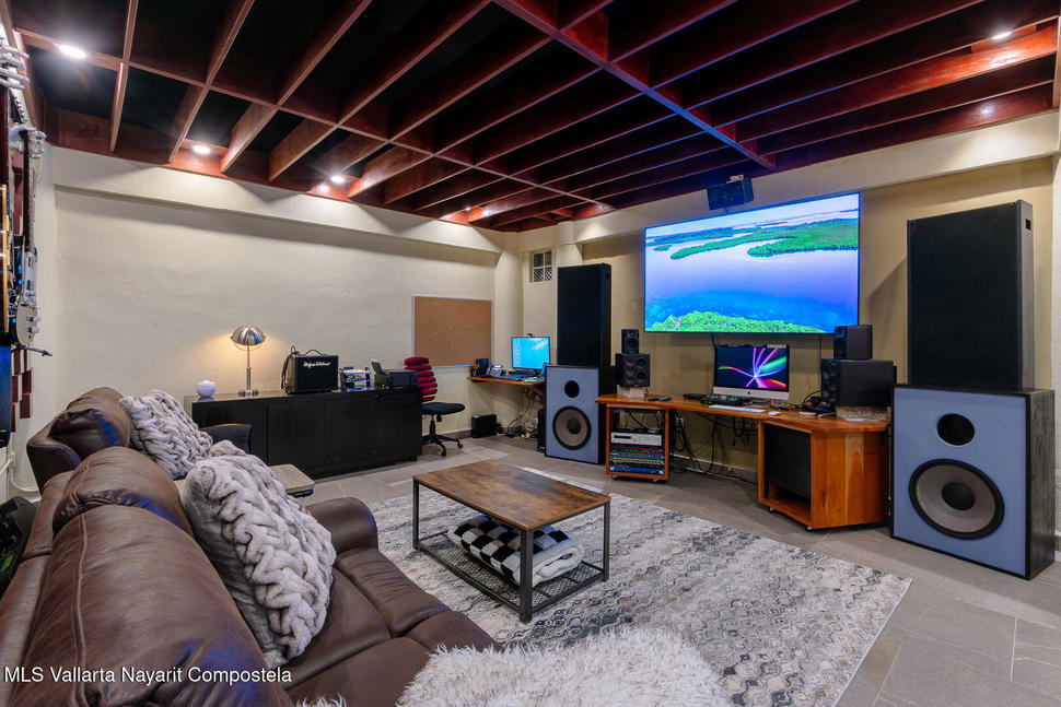 20260106223648975725000000 o