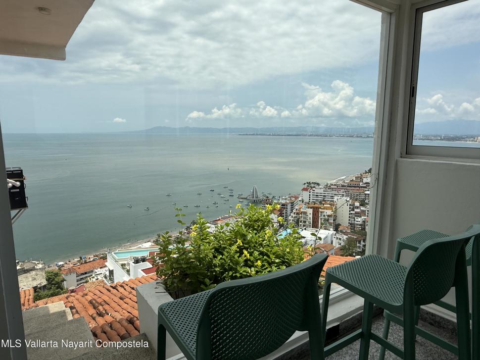 20251009215253954967000000 o