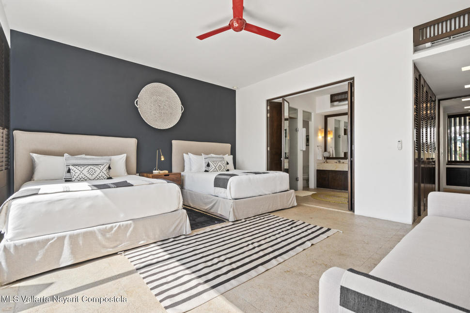 20251122004414642895000000 o