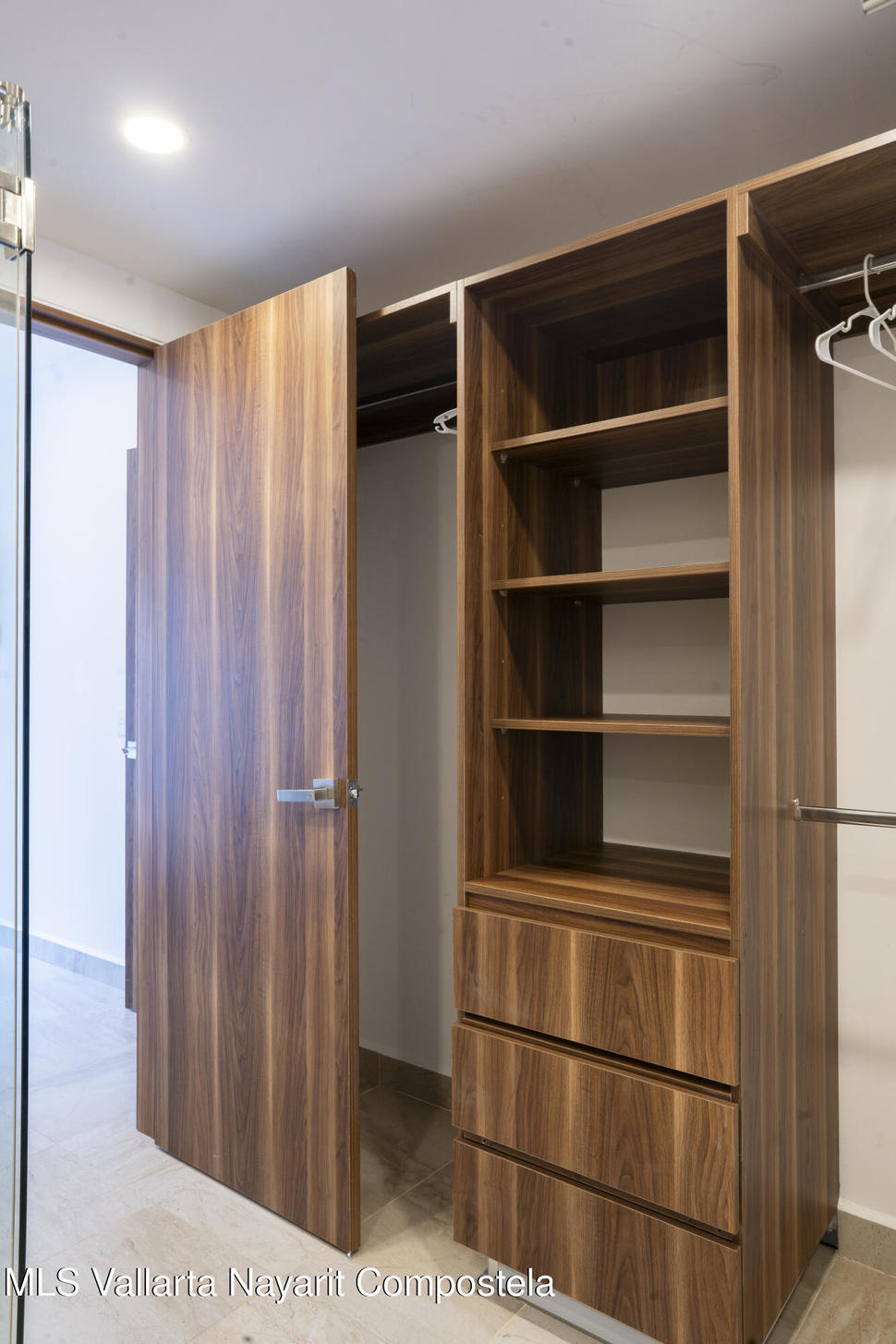 20260714200058484851000000 o