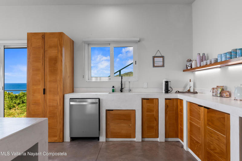 20251213012944806696000000 o