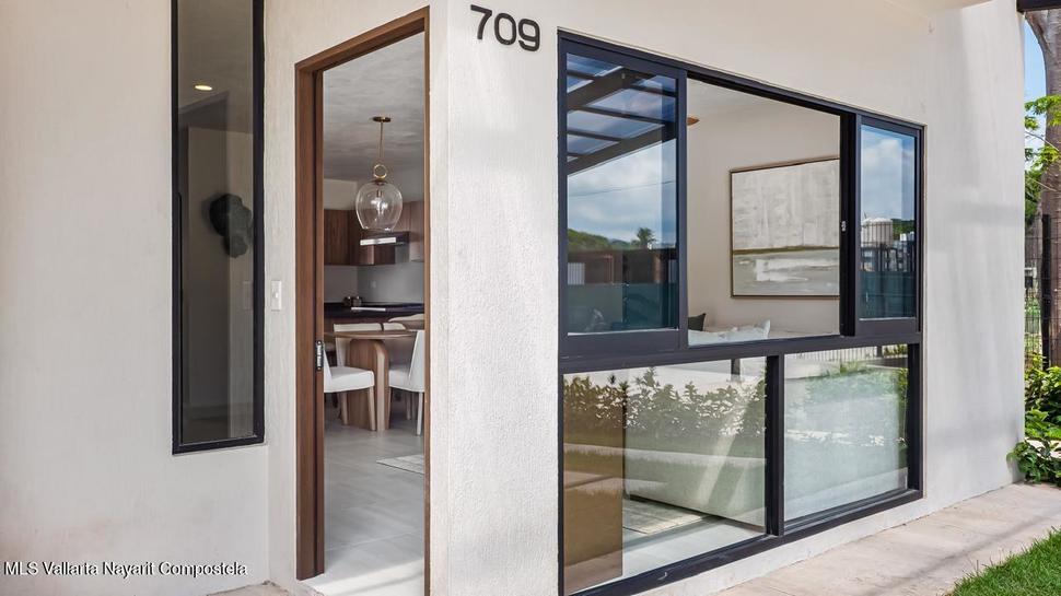 20251111175554185997000000 o