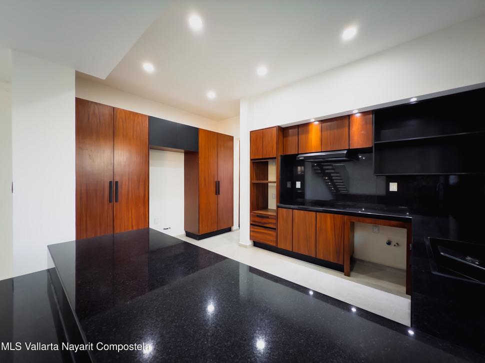 20251216214300299224000000 o