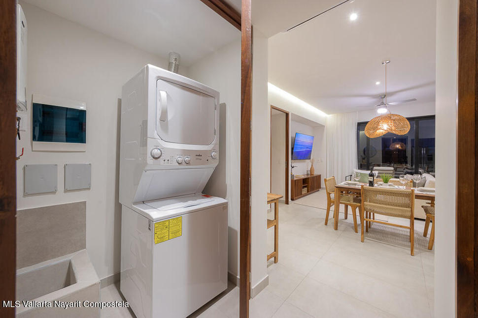 20251211181153616159000000 o