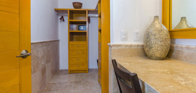 Casa mismaloya master bed1 13