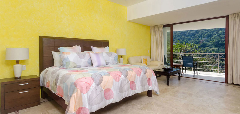 Casa mismaloya master bed3 01