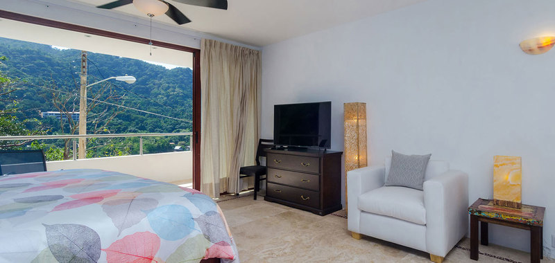 Casa mismaloya master bed5 02