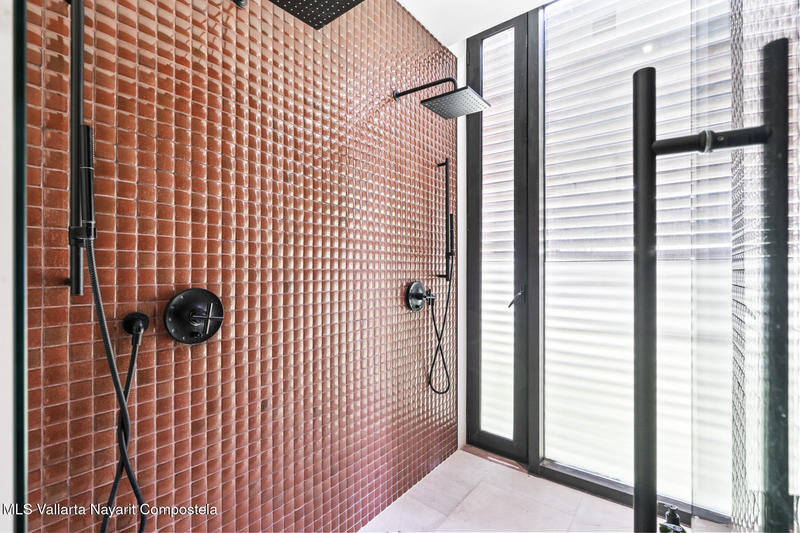 20250710204018619124000000 o