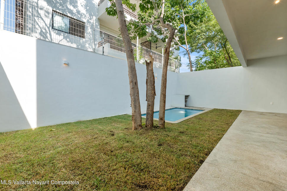 20251217202632821184000000 o