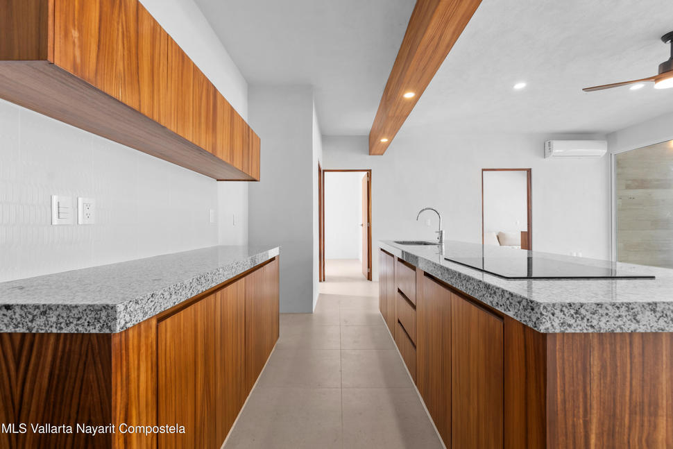 20251217204900615541000000 o