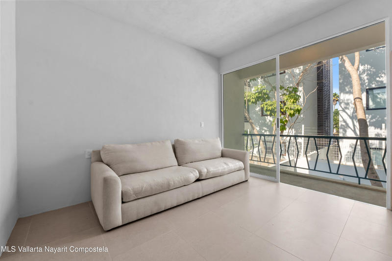 20251217204934377023000000 o