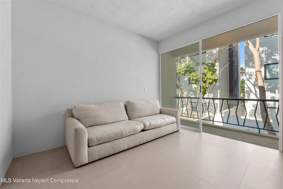 20251217204934377023000000 o