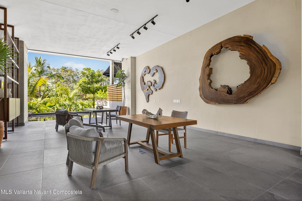 20251226204650863738000000 o