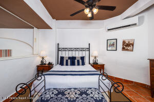 20251004180746111922000000 o