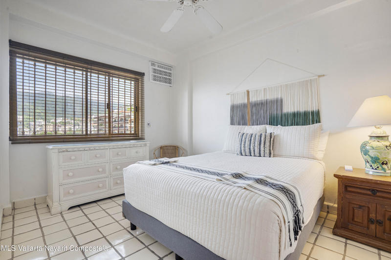 20251016215948243840000000 o