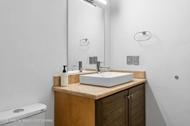 20251001192016673758000000 o