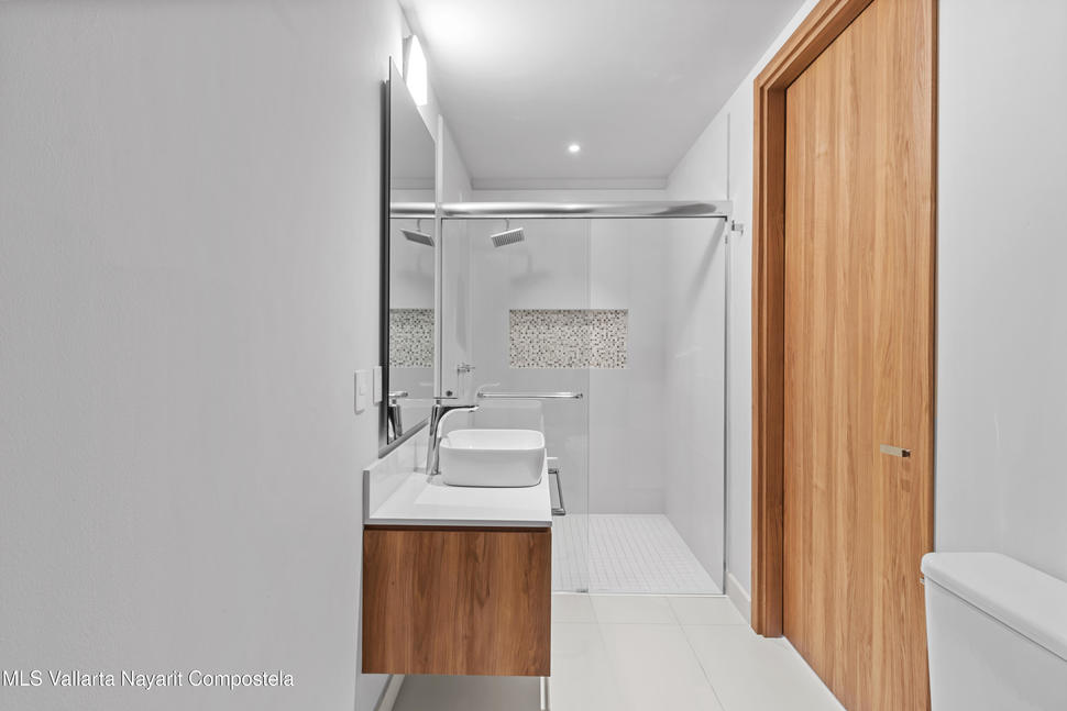 20251105203212527267000000 o