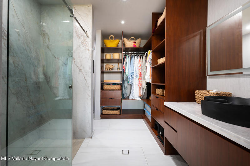 20251231175235808452000000 o