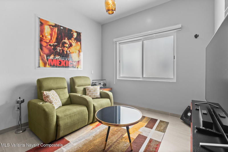 20251028204710683570000000 o