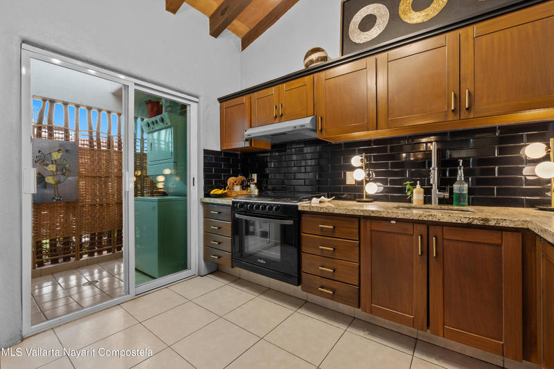 20260128215055885904000000 o