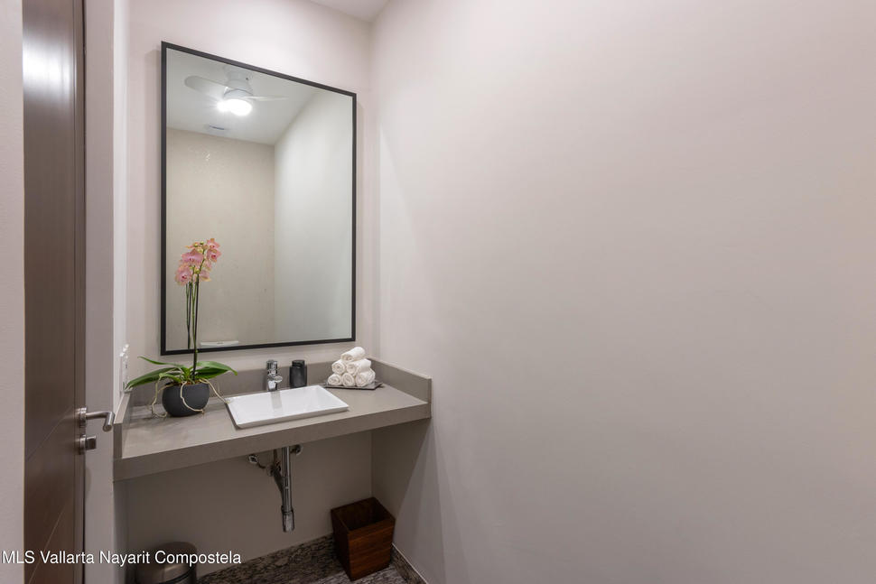 20250611210137003975000000 o