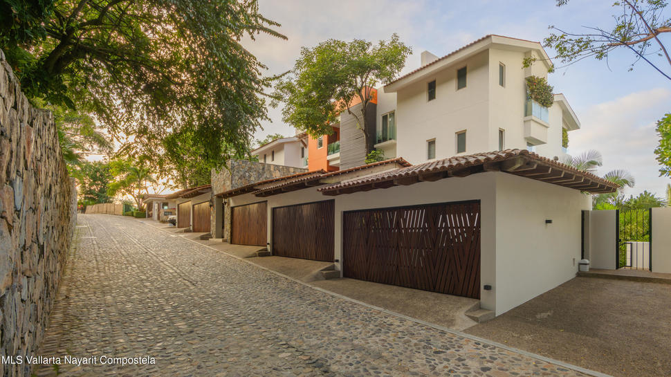 20250611210145856603000000 o