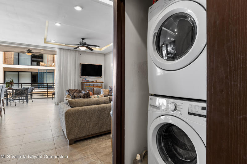 20251027044724153887000000 o