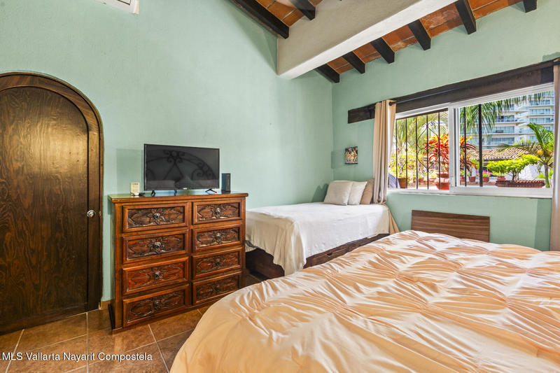 20251002230822842156000000 o