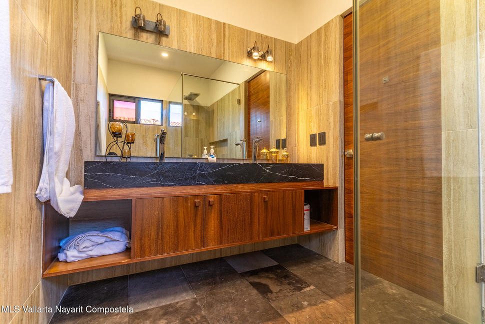 20251105212312700835000000 o