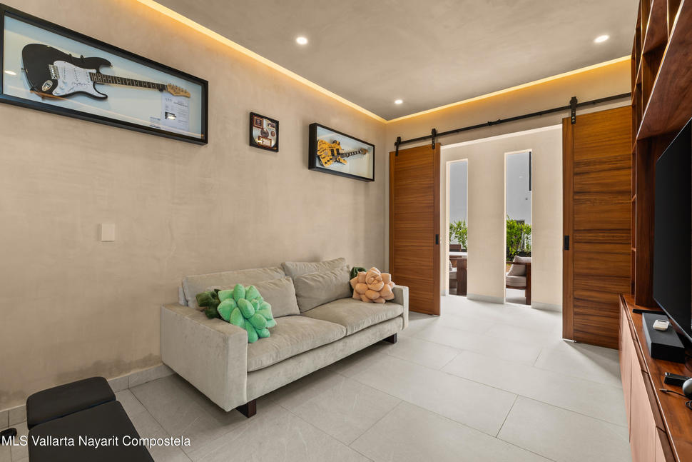 20251002143202873665000000 o